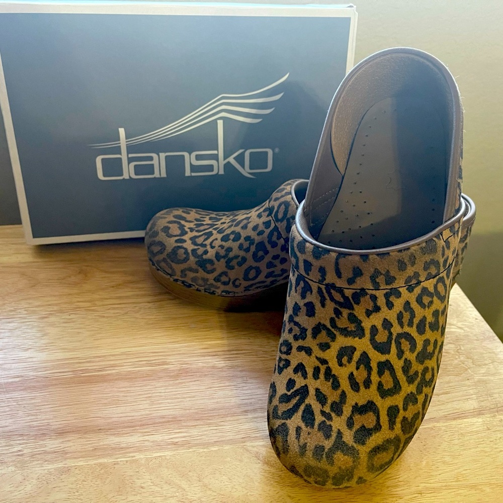 Clogs - Picture 3 of 7